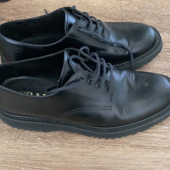 Good condition prada shoes - Picture 3 of 5